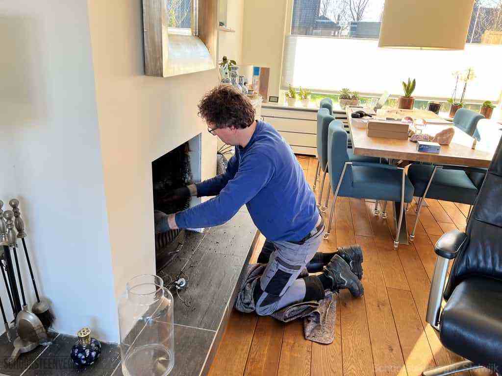 Schouwveger Stolwijk kleed schoorsteenreiniger Schouwveger Stolwijk kleed schoorsteenreiniger